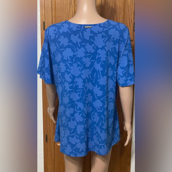 Michael Kors Plus Size Ruched Flutter-Sleeve Top - Picture 4 of 4